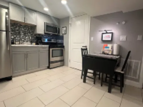 The Bangor D.C., Cozy Basement Apartment w/Kitchen