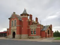 Bairnsdale International Hotels in Lucknow