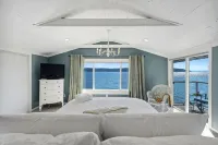 Waterfront-Cozy Cottage on the Water! Best View of Pnw Moody Season. Green Clean