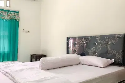Griya Fadamas Syariah Near Taman Hijau Demangan Madiun Mitra RedDoorz Hotels in Taman