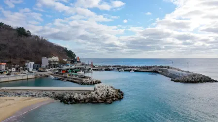 Hajeo Pension Отели рядом с достопримечательностью «Yeongdeok Wind Power Complex»