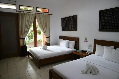 Villa Bukit Pinus Hotels in Caringin