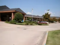Quality Inn & Suites Searcy I-67