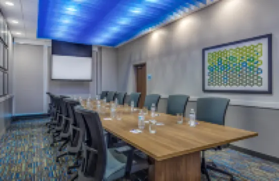Holiday Inn Express & Suites Rice Lake by IHG