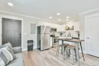 Helen Studio Living Suite 102