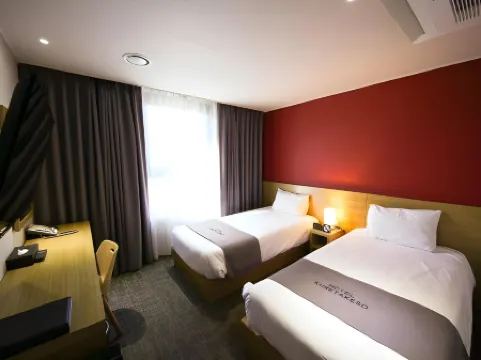 Dormy Inn EXPRESS SEOUL Insadong Отели рядом с достопримечательностью «Генбокгун»