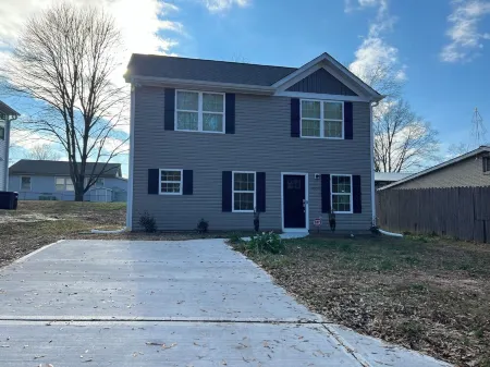 Modern 3BR New Build - King Bed + Roku TVs