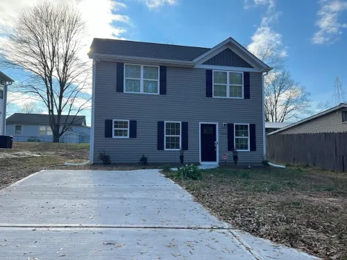 Modern 3BR New Build - King Bed + Roku TVs