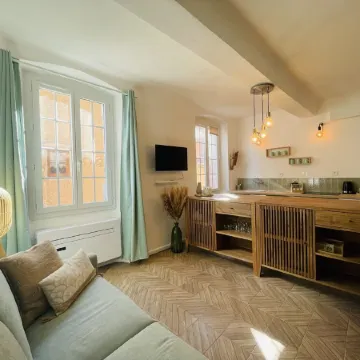 Logement au Coeur du Village Pour 6 « Cocon Sauge »