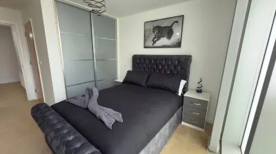 Central M K 2-Bedroom Apartment Sleeps 4 Parking Hotel dekat Furzton Lake