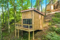 Blue Ridge Parkway / Off-Grid Cabin / Glamping / Turkey Hop Cabin