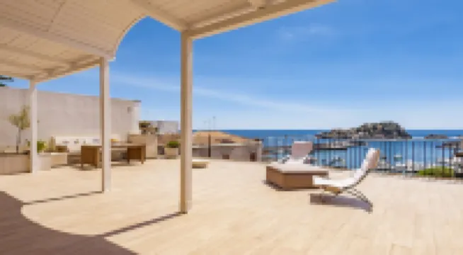 Lachea Seaview Penthouse - Short Lets