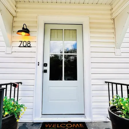 Charming 2-bedroom house in Ardmore with AC, WiFi. Enjoy your stay