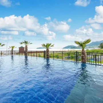 Geoje Island Four Season Pension Отели рядом с достопримечательностью «Тематический бамбуковый парк «Мэнджонджук»»