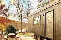 Lakefront Boho Tiny House Hotels in East Lyme