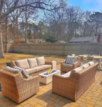 LUXURYBEACHHOUSE*walk2beaches*firepit/bikes/fencedyard/kingbed Hotels in Yarmouth