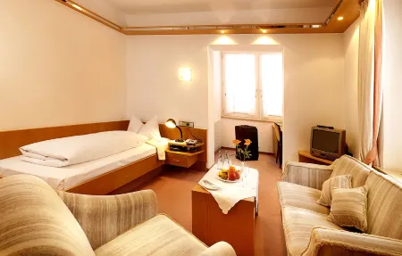 Hotel Luitpold Отели в г. Бад-Вёрисхофен