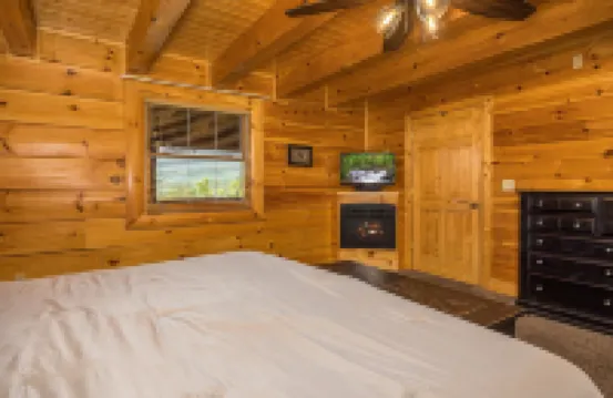 Luxurious Log Cabin Nestled in the Great Smoky Mountains