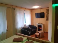 Pension Zum Holzpantoffelmacher Hotels in Burg