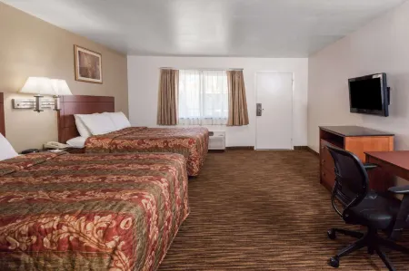 Travelodge by Wyndham Hemet CA