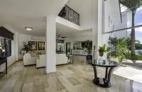Amazing Private Villa with Chef & Maids