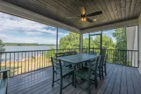 Azalea Retreat - the Cottage by Avantstay Pool