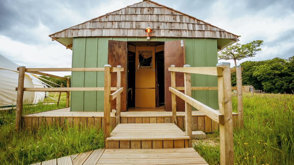 Luxury Glamping Retreat in Battle