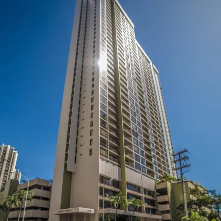 Diamond Head View Close to Waikiki Beach with Parking