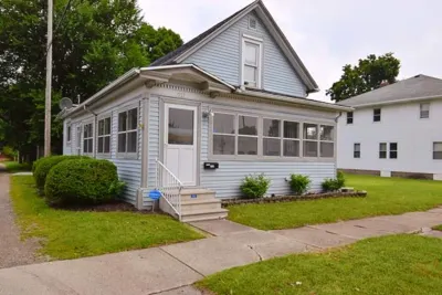 Walk to Notre Dame 3 Bedroom 1 5 Bath Home 717 Hotel dekat Four Winds Field at Coveleski Stadium