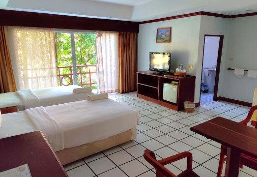 쏭패카 호텔 야외 수영장