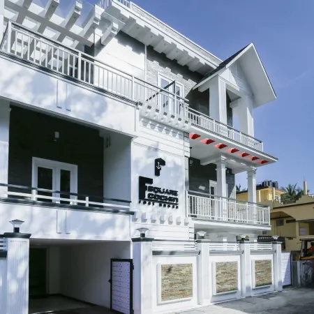 Hotel F Sqaure