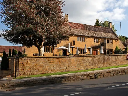 Hollies Hotel Отели в г. Тинтинулл