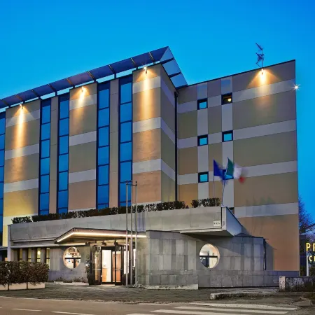 Primhotel Отели в г. Одерцо
