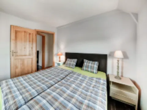 Green Hillside Apartment-Petit Wilogne