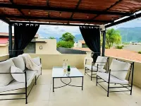 Luxurious 3 Bedroom in Ajijic - Sleeps 6 - Private Gym - Pickleball Court - Ξενοδοχεία στην πόλη Chapala