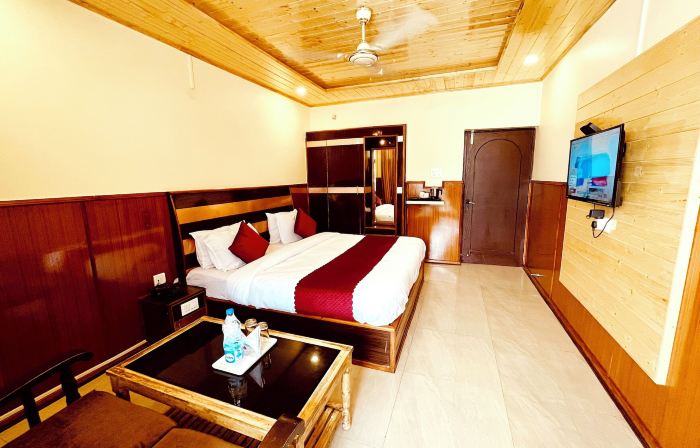 Hotel Amit - 5 Mins Drive to Airport