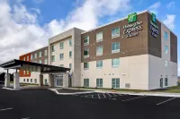 Holiday Inn Express & Suites Ottawa Hotel di 