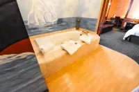 Canad Inns Destination Centre Fort Garry - Hot Tub