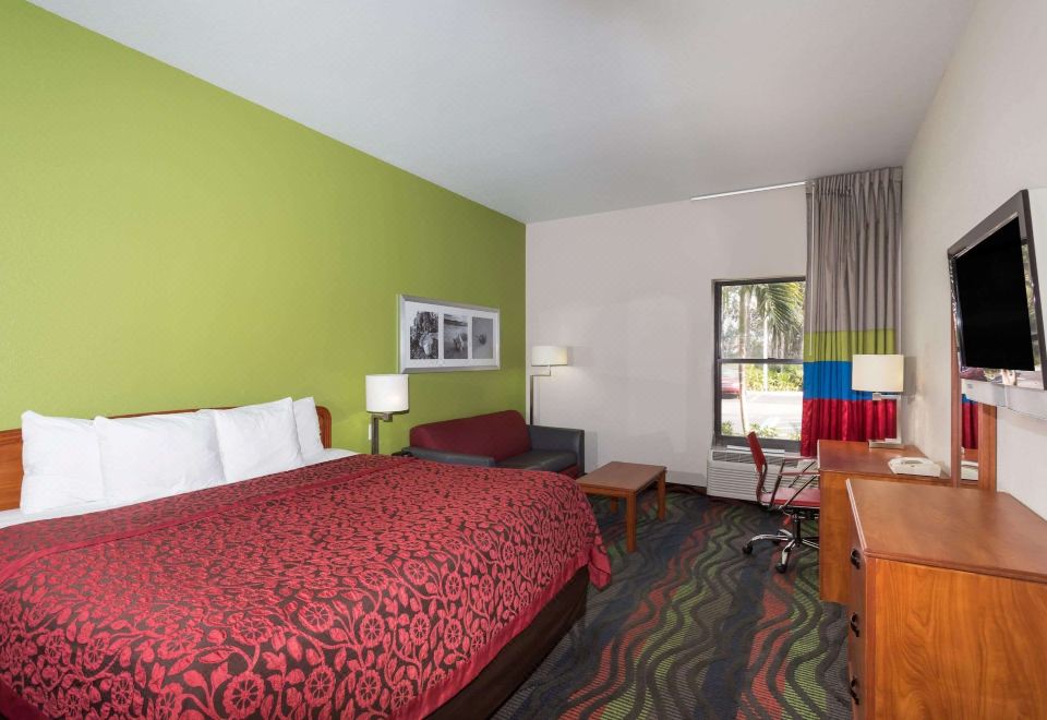 데이즈 인 & 스위트 바이 윈덤 포트 마이어스 니어 제트블루 파크 이미지