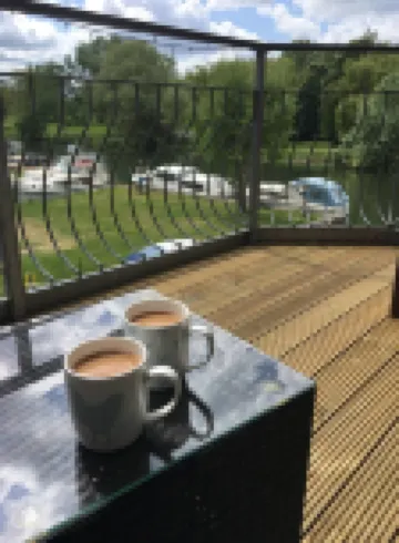 Waterfront House 3 Br Parking St Neots Town Centre