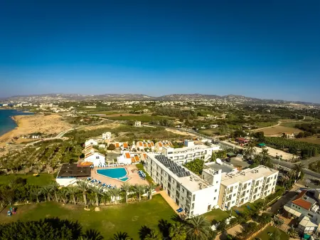Helios Bay Hotel and Suites Отели в г. Tsada