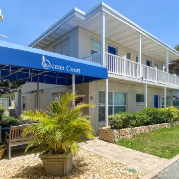 Ocean Court Beachfront Hotel Отели рядом с достопримечательностью «Торговый центр Destination Daytona»