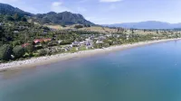 Pohara Beach Top 10 Holiday Park فنادق في Pohara