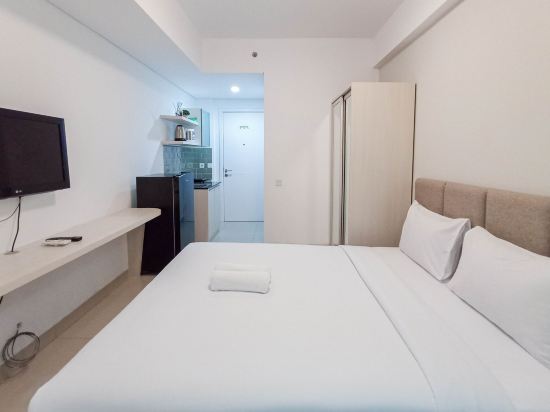 Cozy Studio at Barsa City Apartment