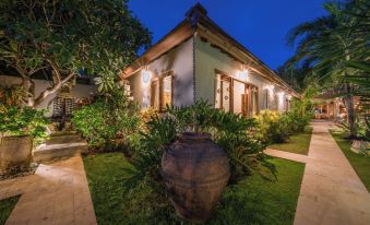 Villa Teman - Luxury 4Br Villa in Central Seminyak - Huge Pool