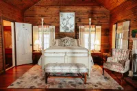 The Bird & Butterfly Inn Hotels in Jasper County