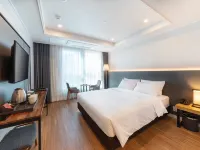 โรงแรมเดอะเมนส์ โรงแรมในชอนัน-ชี