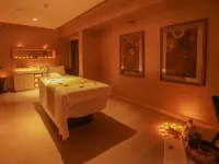 Taj Santacruz Hotels near Khar
