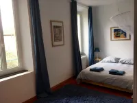 Lagoon and sea views from the heart of the village of Bages between Narbonne and Collioure Hotel a Bages