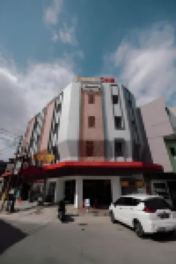 Front One Budget Slamet Riyadi